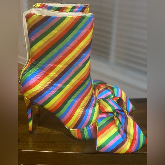 For The “Pop of Color” Girls! - Iconic Statement Bow Boot - Picture 9 of 11